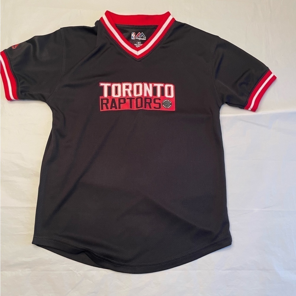 🏀  Raptors: Lowry 7 V-Neck Jersey Tee! Unisex Youth Size Medium 🦖